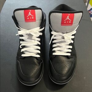 Air Jordan Style Men’s Black/White High-Top Sneakers